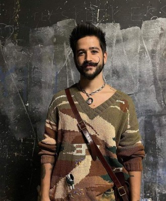 Es sonámbulo, tartamudea y le gusta cocinar: 15 cosas que quizás no sabías de Camilo