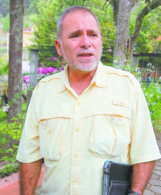 Bográn desvió sobornos a Gran Caimán