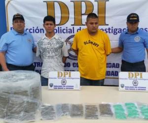 Los dos sujetos acusados de distribución de drogas al narcomenudeo serían miembros de Los Chirizos.