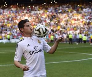 James Rodríguez pisó el Santiago Bernabéu y fue ovasionado por más de 40,000 aficionados merengues. (AFP)