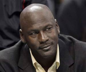 La fortuna de Michael Jordan llega a mil millones de dólares.
