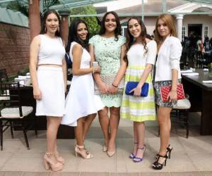 Gabriela Oliva, Daniela López, Sofía Rodríguez, Vivian Sánchez y Beatriz Meccheri.
