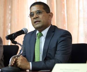 José Juan Pineda es el actual magistrado presidente del TSC.