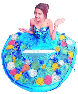 Jóvenes devuelven la vida a materiales desechados