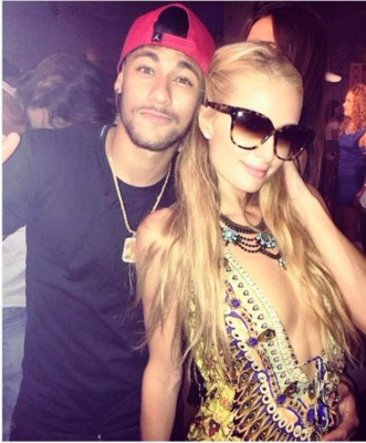 Neymar se escapa con Paris Hilton