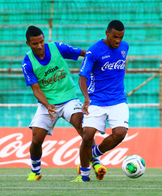 La Selección de Honduras inició con 10 jugadores