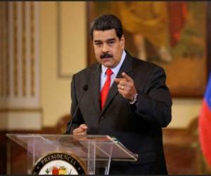 De hecho, Maduro intenta dar una imagen de fuerza. '¡Eres un miserable, Donald Trump!', expresó, calificando de 'cowboy racista' a su par de Estados Unidos, que lo tilda a él de 'dictador' y prometió que 'aplastaría' su 'tiranía'.