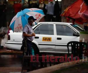 En La Iguala, Lempira, la calle del sector de El Derrumbado cedió.