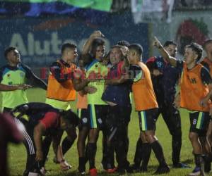 Potros celebrando su ascenso a primera división de la Liga Nacional.