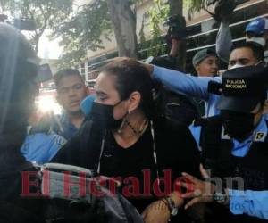 Rosa Elena de Lobo es acusada por los delitos de fraude continuado y apropiación indebida mientras era la primera dama de Honduras desde 2010 a 2014.