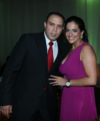Enamorados anuncian la fecha de su boda