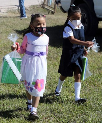 En la aldea Monte Redondo Sur no faltó el apoyo a la educación