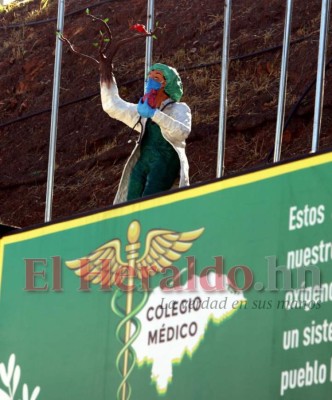 Con homenaje a médicos fallecidos crean conciencia sobre letalidad del covid-19