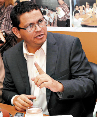Marlon Escoto: Pretendido ajuste salarial de maestros es 'irracional”