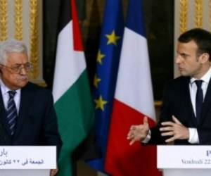 El presidente de la Autoridad Palestina, Mahmud Abas y el presidente de Francia Emmanuel Macron. Foto: AFP