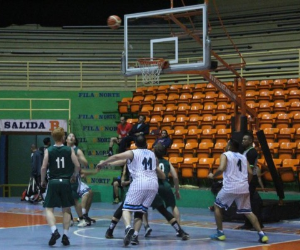 Occidente, Green Machine, Magic y Rogue One celebran con baloncesto de alta calidad el 63 aniversario de la Liga Mayor Nathanael López Fuentes.