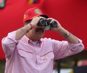 Maduro encabezó un acto en Caracas tras una marcha convocada para acompañar la juramentación de los Comandos Bolivarianos Integrales.