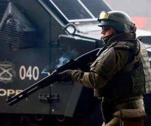 El gobierno sacó a los militares a las calles de varios puntos de Chile. Foto: AFP.