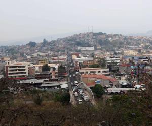 La gemela de Tegucigalpa está cerca de las represas, pero eso no ha asegurado un servicio de agua potable eficiente.
