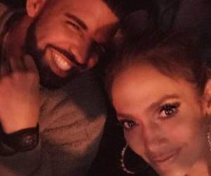 Drake visitó a Jlo durante una de sus presentaciones en Las Vegas por lo que los rumores de romance comenzaron a generarse. Foto: Instagram