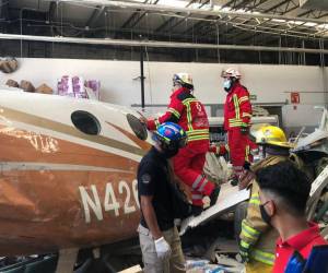 Según autoridades de Temixco, entre las víctimas se cuentan el piloto y el copiloto de la avioneta.