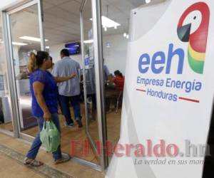 La EEH busca embargar las cuentas de la ENEE por falta de pago, pero no ha cumplido con la reducción de pérdidas, afectando al país. Foto: El Heraldo
