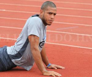 El delantero hondureño Eddie Hernández llegó este lunes al inicio de pretemporada de Motagua, pero su mirada está fija en el extranjero (Foto: Ronal Aceituno/OPSA)