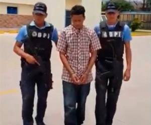 Alex Fernando Irías Laínez durante su captura. Foto captura vídeo DPI