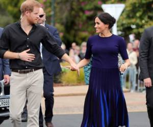 Meghan utilizó muchos conjuntos azules durante su gira por Oceanía. Foto: AFP