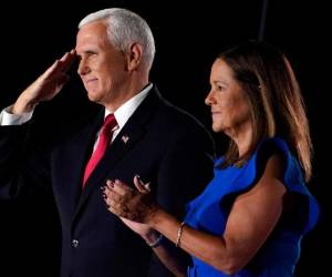 Adicionalmente, más de 270 estudiantes y exalumnos firmaron una carta abierta publicada en línea para objetar la visita de Pence, que se anunció antes de la violencia en Kenosha.