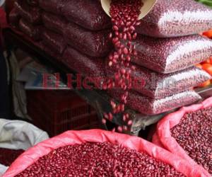 Los hondureños han denunciado que el precio del frijol ha aumentado. Foto: EL HERALDO.