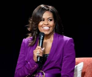 La película, descrita como “una mirada íntima a la vida de la ex primera dama Michelle Obama”, la sigue de gira por 34 ciudades con su popular libro de memorias “Becoming” entre 2018 y 2019. AP.
