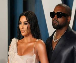 El rapero Kanye West y su esposa, la estrella de reality shows, Kim Kardashian West, viven separados y reciben consejería matrimonial, informó NBC News, citando una fuente cercana a la familia. Foto: Agencia AFP.