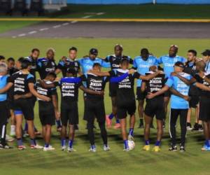 El partido estará comenzando a partir de las 8:10pm y se espera que sea una verdadera fiesta deportiva.