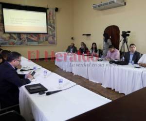 En la reunión de ayer participaron delegados de la empresa privada, ENEE y otras entidades para analizar la problemática energética. foto Marvin Salgado / EL HERALDO