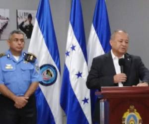 El secretario de seguridad, Julián Pacheco Tinoco, brindó una conferencia de prensa la mañana de este viernes.