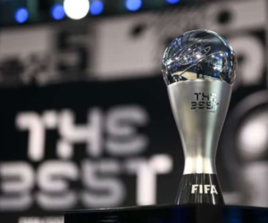 Los ganadores de los premios serán elegidos por un panel de expertos compuesto por futbolistas, entrenadores, periodistas y representantes de la FIFA.