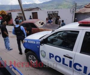 El cadáver de Walter Enrique Vásquez quedó dentro de su vivienda. Foto: Estalin Irías / EL HERALDO.