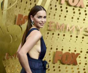 Emilia Clarke no ganó el premio en los Emmy, que se lo llevó Julia Garner por su participación en la serie ‘Ozark’. Foto: AP.