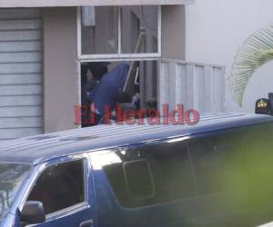 Momento en el que uno de los señalados en el caso Pandora ingresa a la Corte Suprema de Justicia. Foto: Marvin Salgado/ EL HERALDO