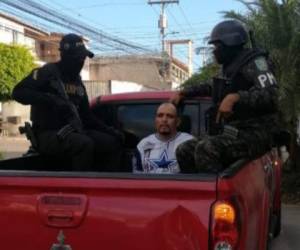 Durante las primeras horas de la operación realizaron las primeras detenciones en la capital. Foto: Cortesía.