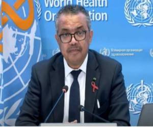 El jefe de la OMS, Tedros Adhanom Ghebreyesus, recordó que el alto número de casos causados por ómicron, más contagiosa que la anterior variante delta, ha causado presión en los hospitales. Foto: Agencia AFP.