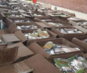 La droga iba camuflajeada en bolsas de chocolate en polvo. Al menos 1,500 kilos de droga fue incautada en el aeropuerto. Foto: Policía