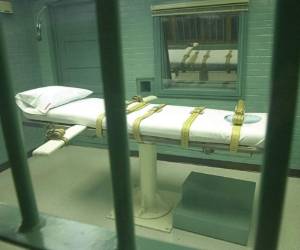 La Corte de Constitucionalidad derogó en marzo de 2016 la pena de muerte por el delito de asesinato, pero la mantuvo para casos de parricidio, ejecución extrajudicial, violación calificada, secuestro, tortura, desaparición forzada y magnicidio.