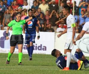 Melissa Pastrana marca una falta durante el partido entre Motagua y Honduras Progreso en Catacamas. Foto: Ronal Aceituno / Grupo OPSA.