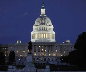 Seis demócratas se unieron a los republicanos para aprobar el proyecto de ley. Solo dos republicanos votaron en contra.