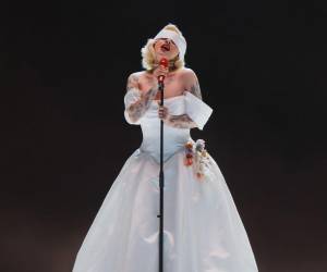 Desde que vio la luz en el álbum Mon Laferte vol. 1, la canción no solo se convirtió en un éxito, sino en una especie de ritual emocional para sus seguidores.