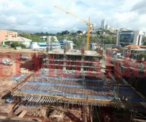 Las dos torres de 24 pisos cada una ya están avanzadas en su primera fase, no obstante, falta más de 80% del total de la obra.