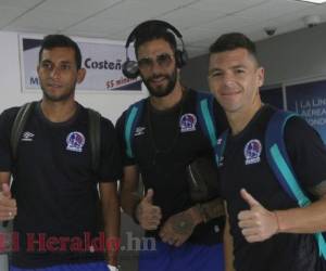 Los extranjeros de Olimpia cuando llegaron al aeropuerto internacional de Toncontín previo al viaje a Guatemala.