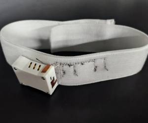 Revoice es un dispositivo tecnológico diseñado para facilitar el habla.